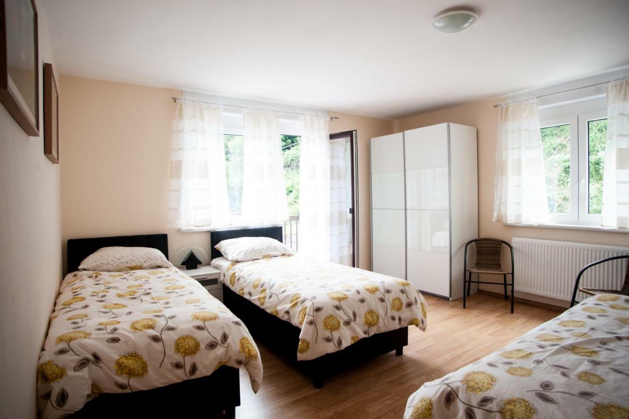 House Utrinek With Free Play Room, Jacuzzy And Garage Podbrdo Exterior foto